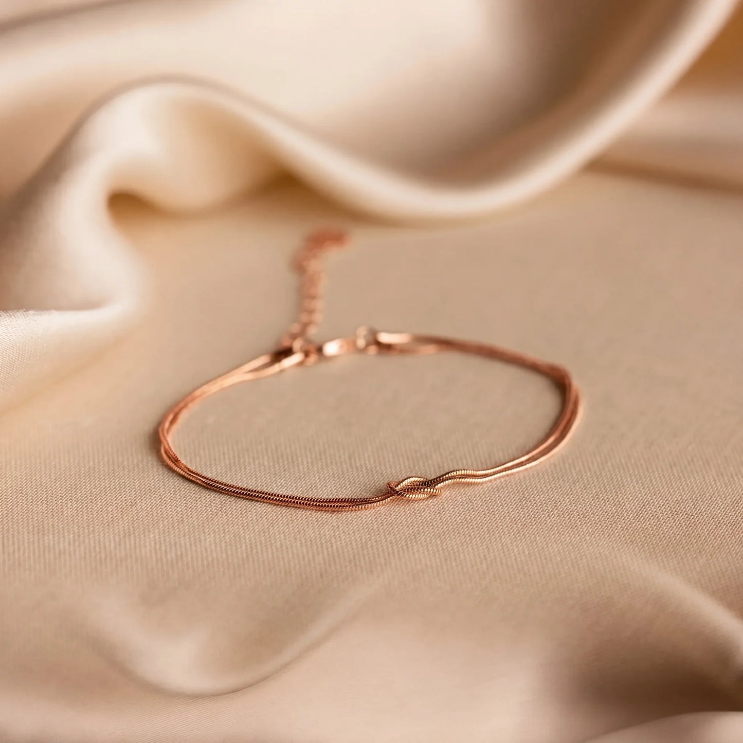 Forever Knot Bracelet – Meaningful Gift for Couples, Best Friends & Family